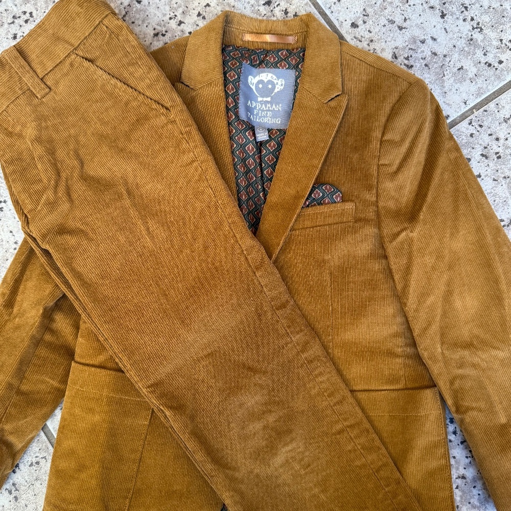Appaman Suit- Kids (Size 6)